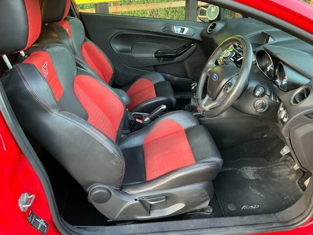Ford Fiesta 1.0 Ecoboost 125 Titanium Zero Road Tax Red #11
