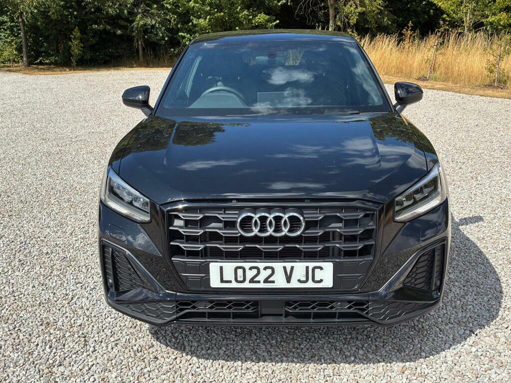 Audi Q2 1.5 Tfsi Cod 35 Black Edition Suv Black #2