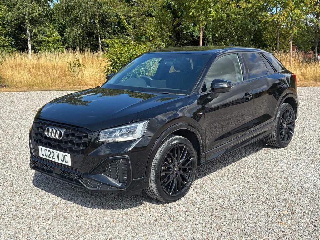 Audi Q2 1.5 Tfsi Cod 35 Black Edition Suv Black #3
