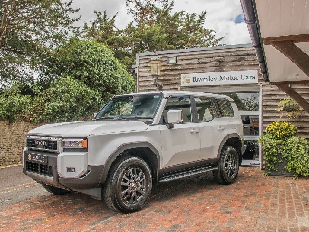 Toyota Land Cruiser Automatic White