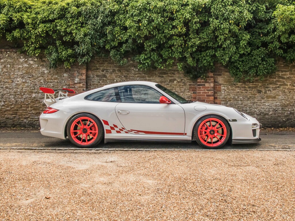 Porsche 911 Manual White