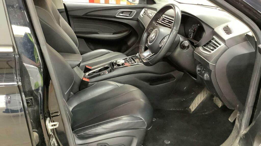 MG MG5 61.1Kwh Exclusive Long Range Estate A White #9