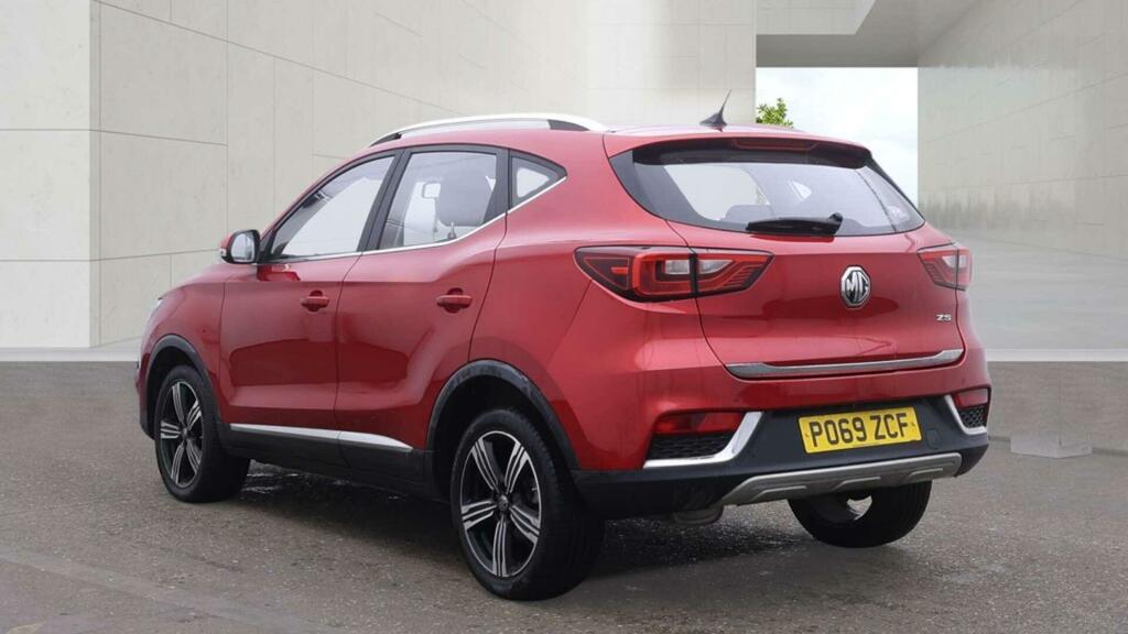 MG ZS Exclusive Red #3
