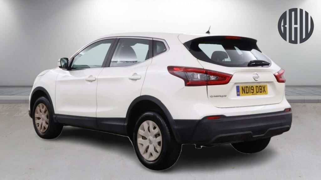 Nissan Qashqai Visia White #3