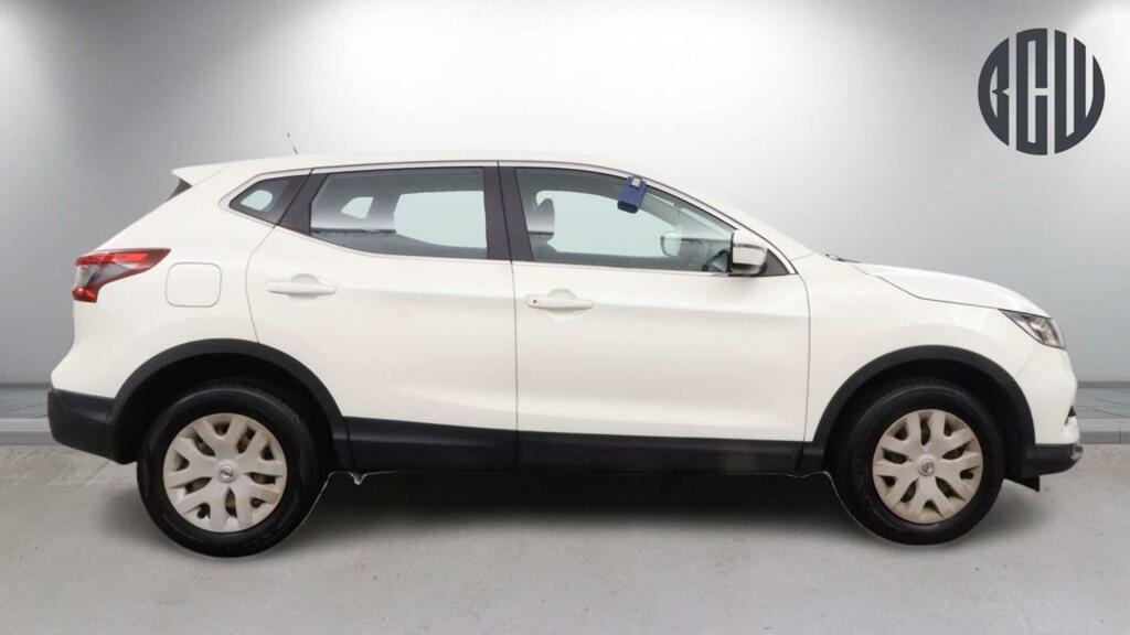 Nissan Qashqai Visia White #5