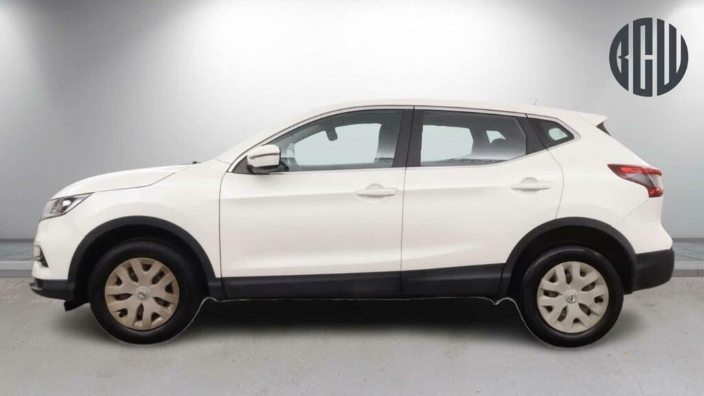 Nissan Qashqai Visia White #6