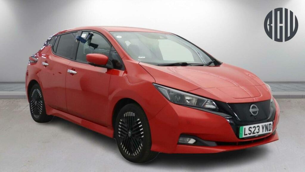 Nissan Leaf N-connecta Red