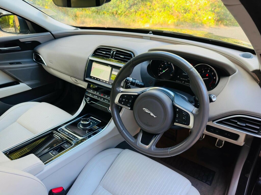 Jaguar XE 2.0I Gpf R-sport Euro 6 Ss Grey #15