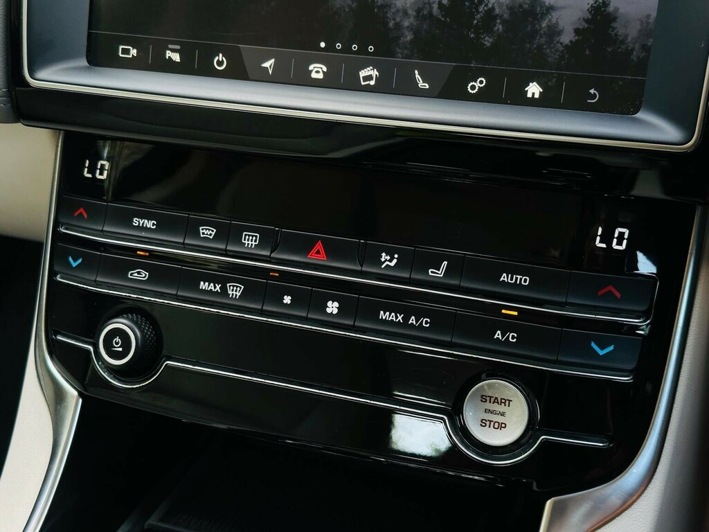 Jaguar XE 2.0I Gpf R-sport Euro 6 Ss Grey #29
