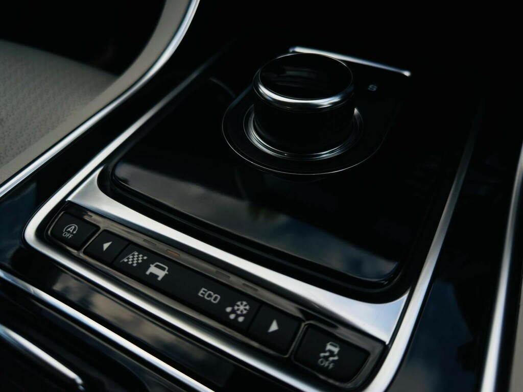 Jaguar XE 2.0I Gpf R-sport Euro 6 Ss Grey #27
