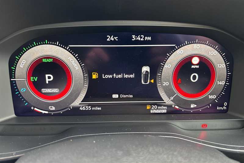 Nissan Juke 1.6 Hybrid Tekna BJ26UPS Grey #3