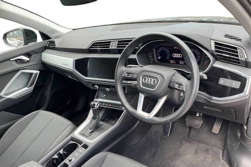 Audi Q3 35 Tfsi Technik S Tronic EB07NEL Black #4