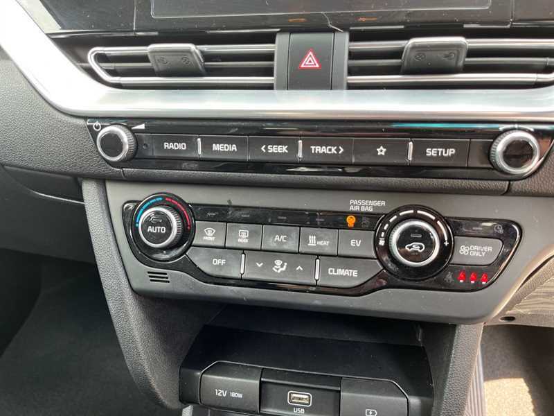 Kia e-Niro 150Kw 2 Long Range 64Kwh NJ22KNX Grey #3