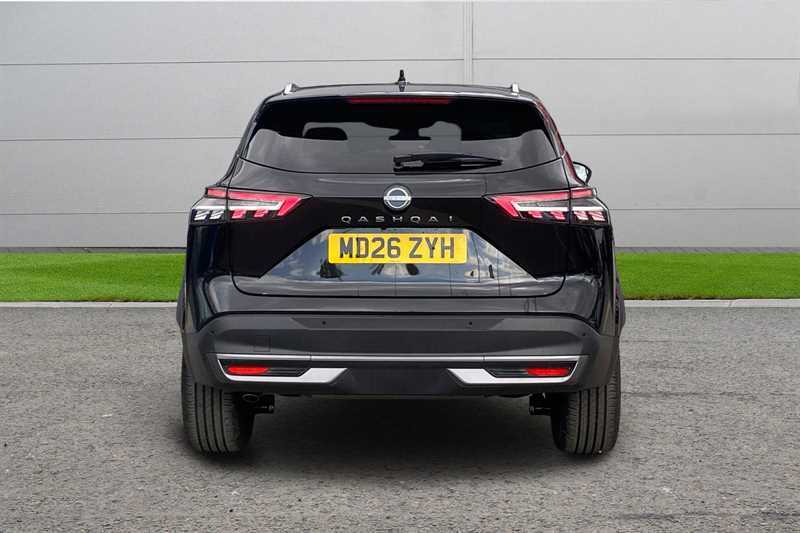 Nissan Qashqai 1.3 Dig-t Mh 158 Tekna MD26ZYH Black #4