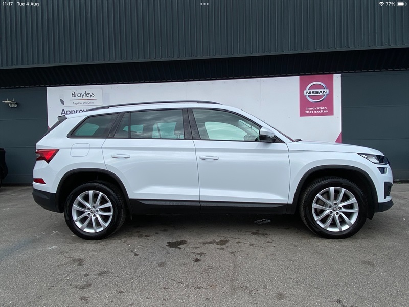 Skoda Kodiaq 2.0 Tdi Se Dsg 7 Seat VU22KYZ White #3