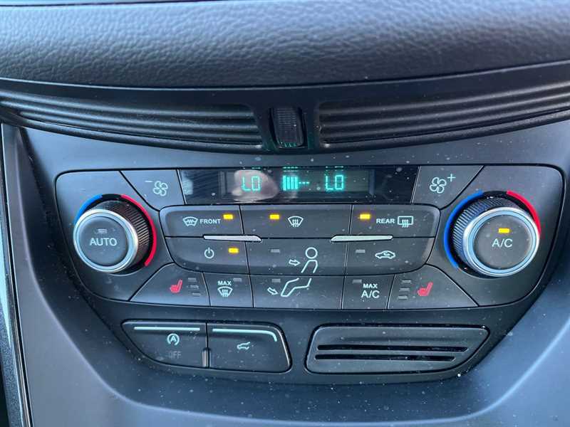 Ford Kuga 1.5 Ecoboost 182 Titanium X FV18LCM Black #3