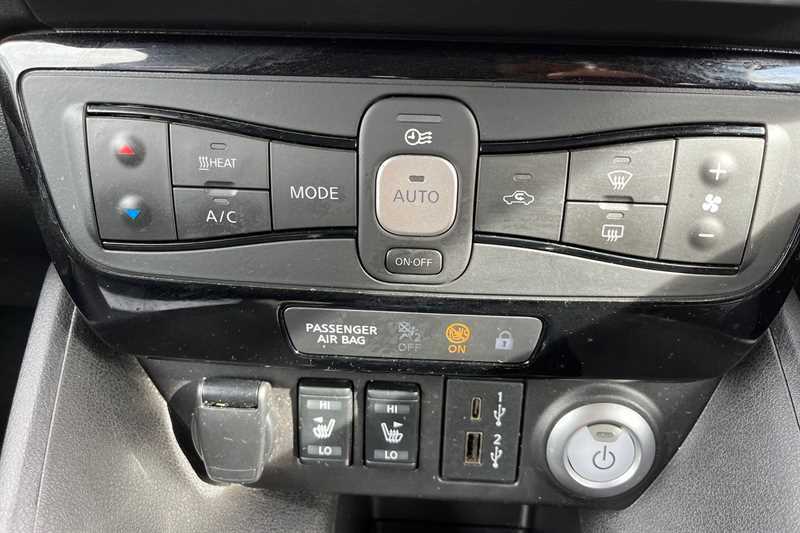 Nissan Leaf 110Kw Tekna 39Kwh Grey