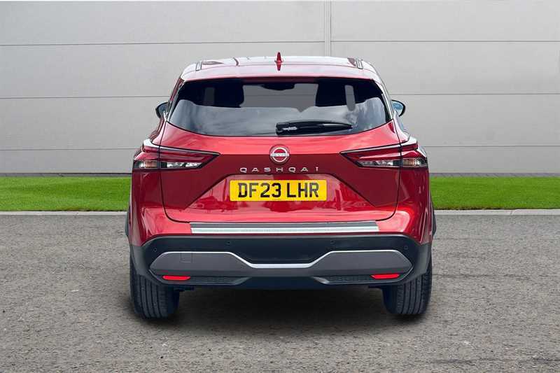 Nissan Qashqai 1.3 Dig-t Mh 158 N-connecta Xtronic Red #4