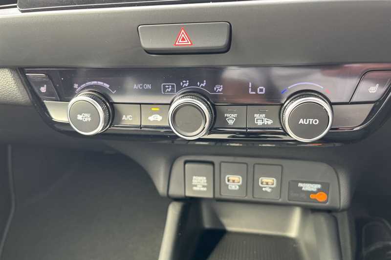 Honda Jazz 1.5 I-mmd Hybrid Elegance Ecvt Blue #16
