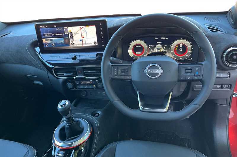 Nissan Juke 1.0 Dig-t Tekna Red #4