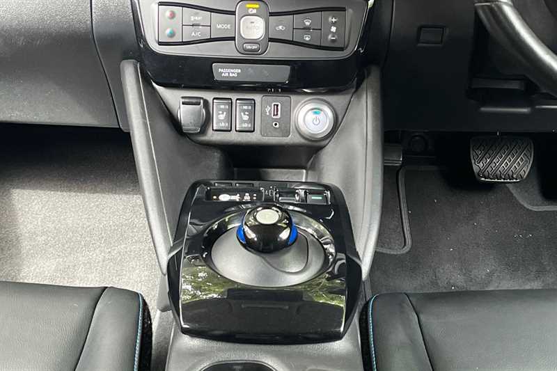 Nissan Leaf 110Kw N-connecta 40Kwh Black #6