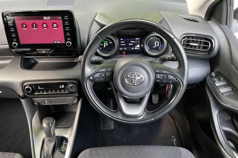 Toyota Yaris 1.5 Hybrid Design Cvt XHZ9365 White #6