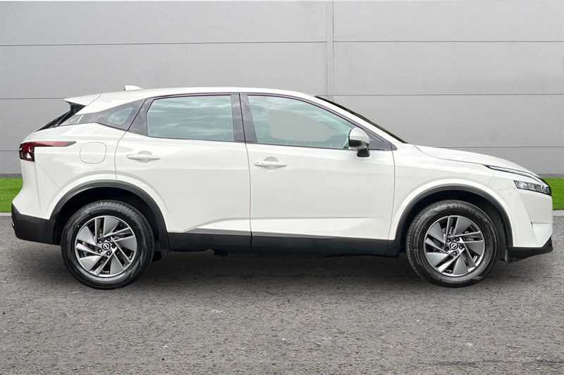 Nissan Qashqai 1.3 Dig-t Mh 158 Acenta Premium Xtronic White #3