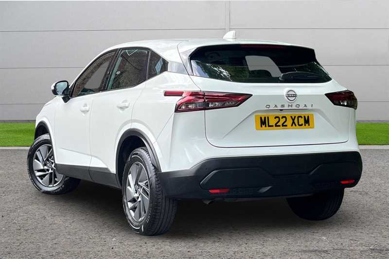 Nissan Qashqai 1.3 Dig-t Mh 158 Acenta Premium Xtronic White #2