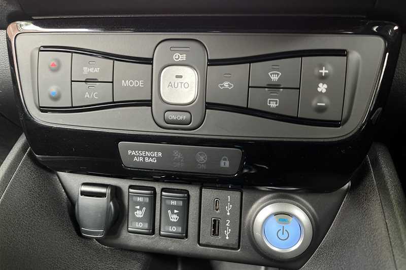 Nissan Leaf 160Kw E Tekna 59Kwh White