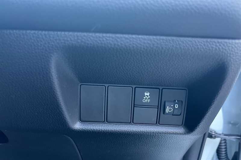 Honda Jazz 1.5 I-mmd Hybrid Advance Ecvt Blue #29