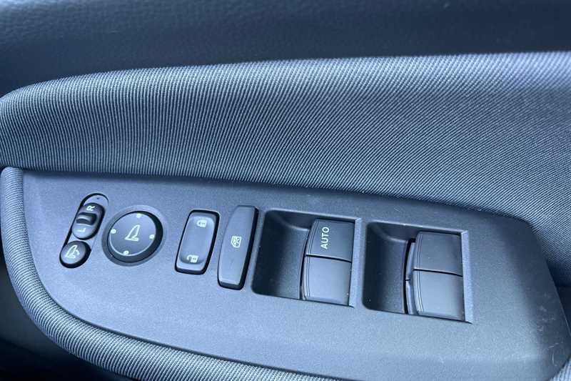 Honda Jazz 1.5 I-mmd Hybrid Advance Ecvt Blue #9