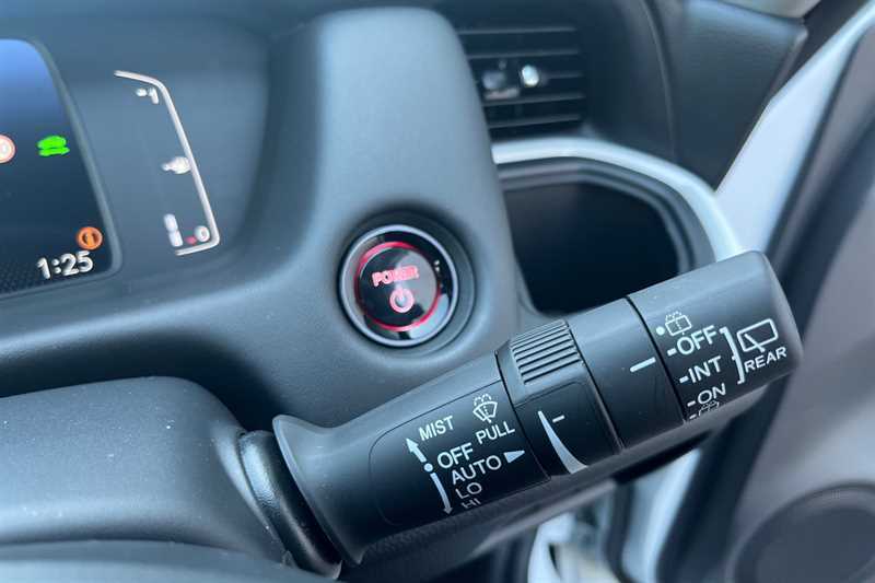 Honda Jazz 1.5 I-mmd Hybrid Advance Ecvt Blue #30
