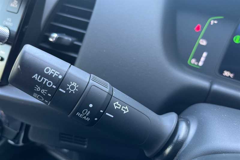 Honda Jazz 1.5 I-mmd Hybrid Advance Ecvt Blue #31
