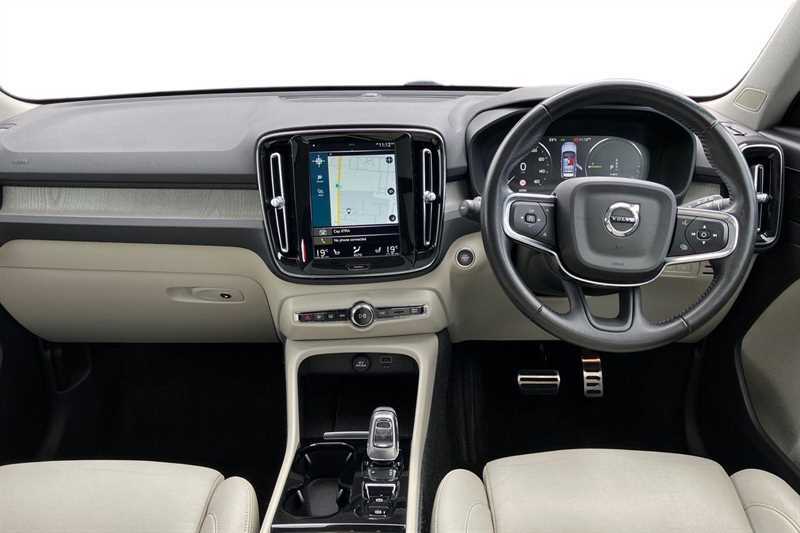 Volvo XC40 1.5 T5 Recharge Phev Inscription Pro Blue #4