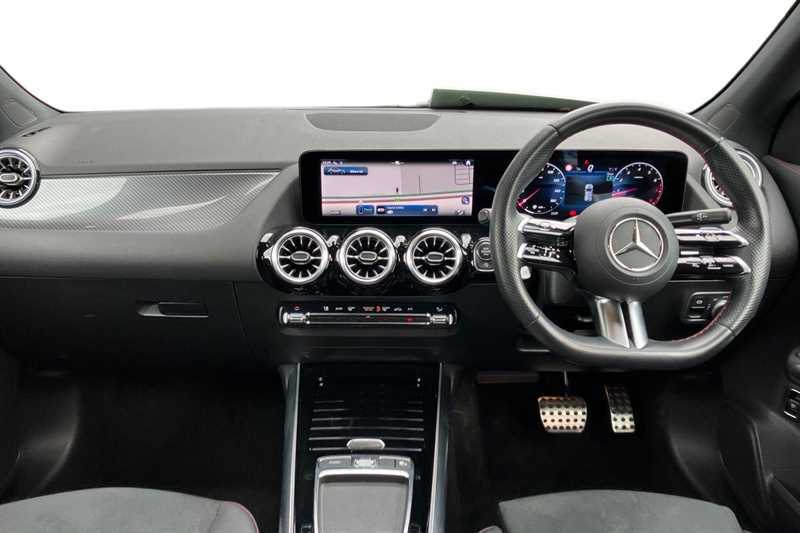 Mercedes-Benz GLA Class Gla 200 Amg Line Executive Black #4