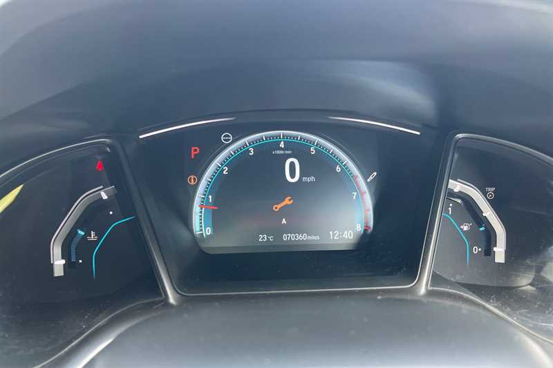 Honda Civic 1.5 Vtec Turbo Prestige Cvt White #2