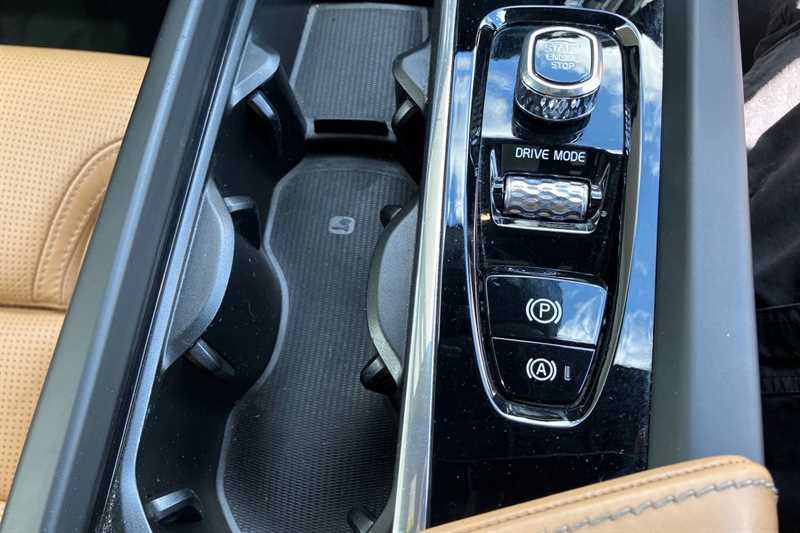Volvo XC60 D4 Momentum Heated Steering Wheel, Heated Fr Black #42