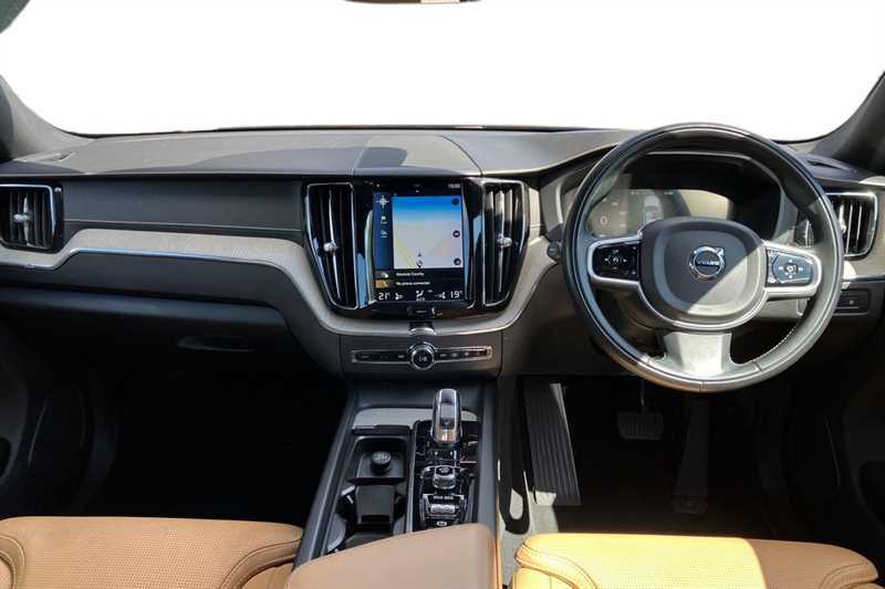 Volvo XC60 2.0 T8 Hybrid Inscription Pro Awd Geartronic Black #4