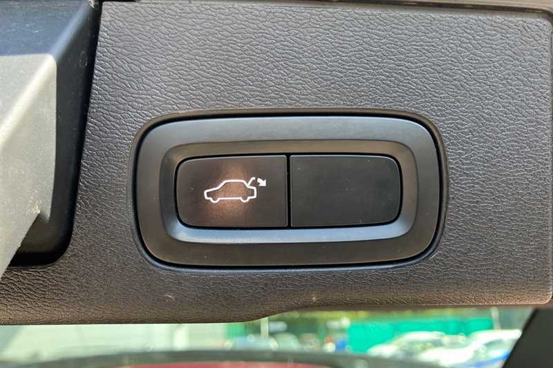 Volvo XC60 D4 Momentum Heated Steering Wheel, Heated Fr Black #35