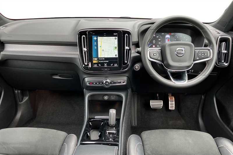 Volvo XC40 1.5 T3 163 R Design Pro Geartronic Black #4