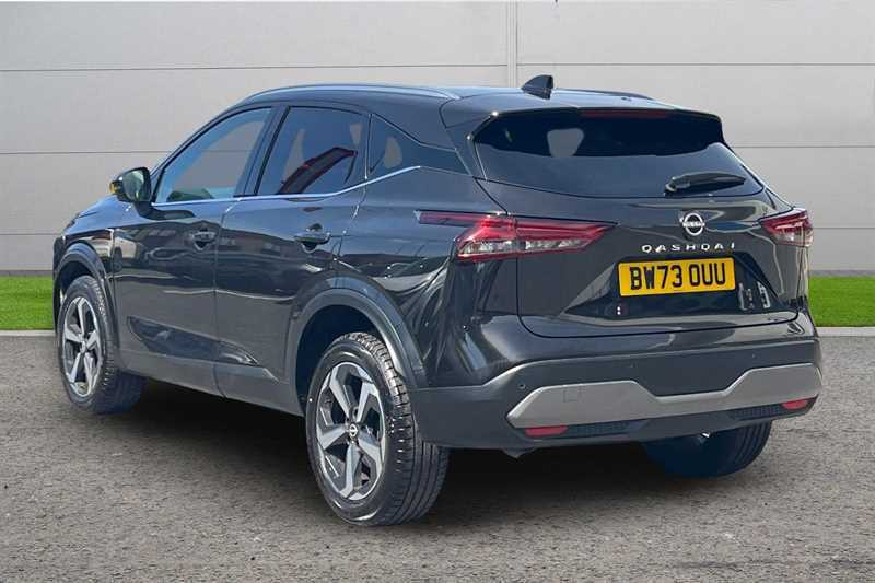 Nissan Qashqai 1.3 Dig-t Mh N-connecta Black #2