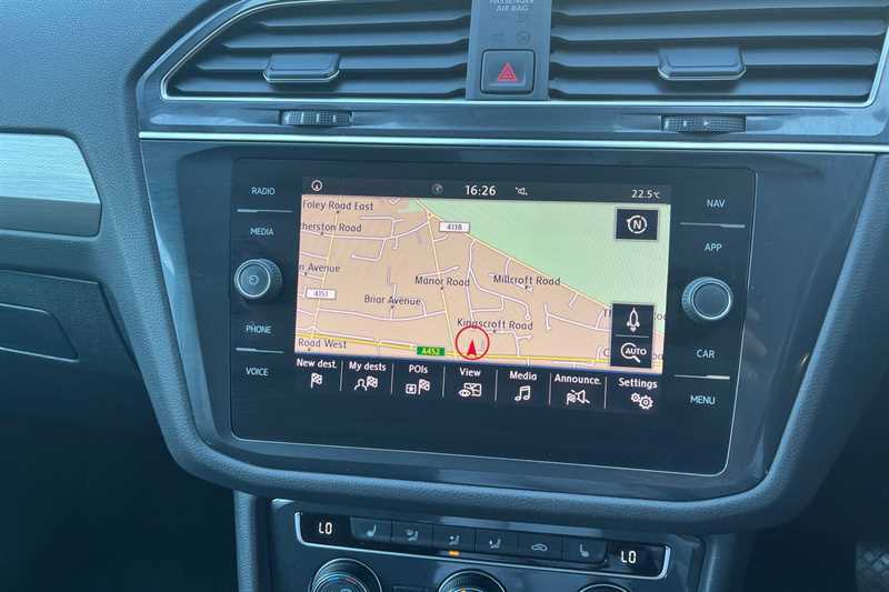 Volkswagen Tiguan Allspace 1.5 Tsi Evo Match Dsg Black #2