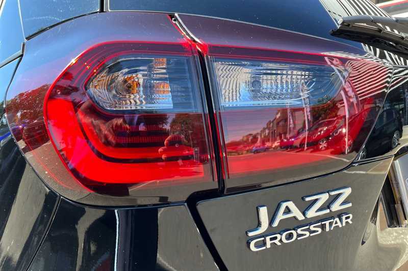 Honda Jazz Honda 1.5 I-mmd Hybrid Crosstar Ex Ecvt Hatchb White #37
