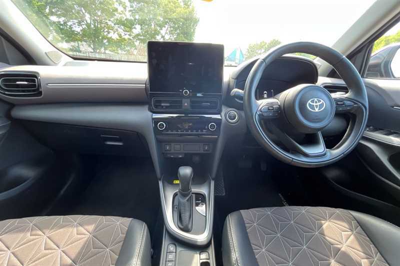 Toyota Yaris Cross Premiere Edition White #12