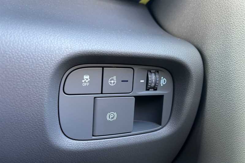 Hyundai Inster 85Kw Cross 49Kwh LO26TNE Black #4