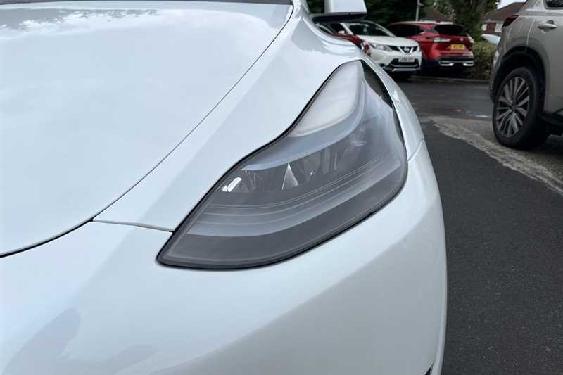 Tesla Model Y Long Range Awd LA72VKO White #5