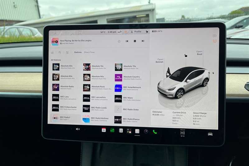 Tesla Model Y Long Range Awd LA72VKO White #3