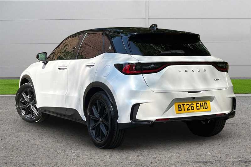 Lexus LBX 1.5 Premium E-cvt White #2