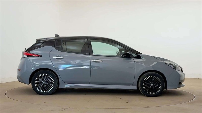 Nissan Leaf 110Kw N-connecta 39Kwh Black #4
