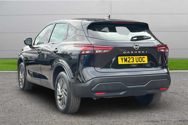 Nissan Qashqai 1.3 Dig-t Mh Acenta Premium Black #2